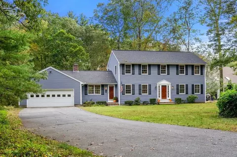 6 Cameron Rd, Andover, MA 01810