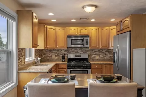 75 Green St #1, Reading, MA 01867 photo 6