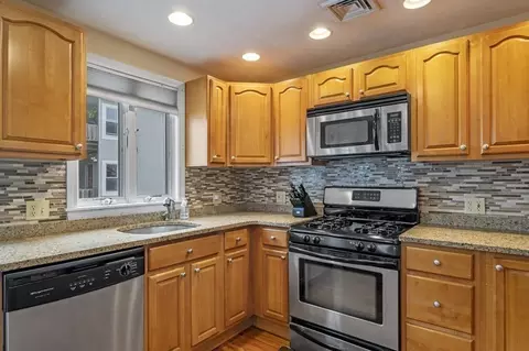 75 Green St #1, Reading, MA 01867 photo 7