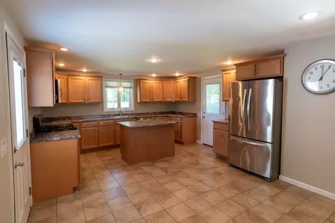 41 White Birch Dr, Springfield, MA 01119 photo 9
