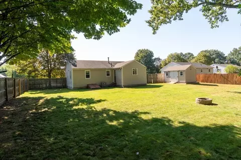 41 White Birch Dr, Springfield, MA 01119 photo 4