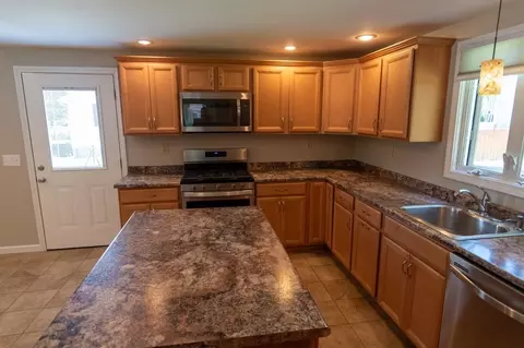 41 White Birch Dr, Springfield, MA 01119 photo 10