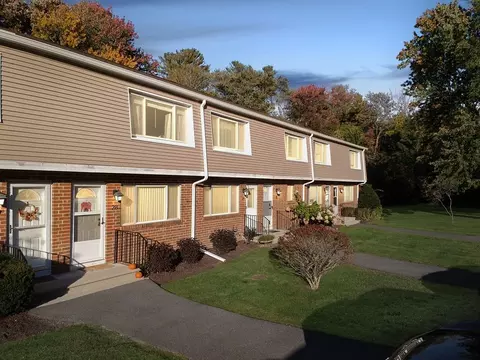 28 Farrwood #28, Haverhill, MA 01835