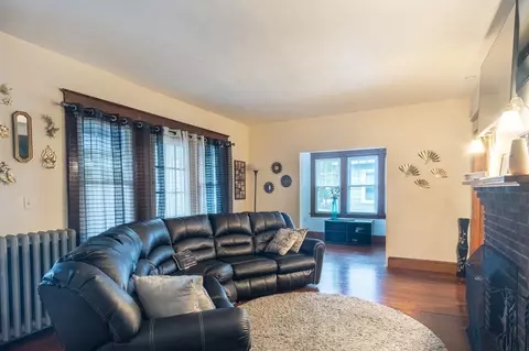 61-63 Mansfield St, Springfield, MA 01108 photo 2