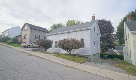 224 School St, Chicopee, MA 01013