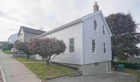 224 School St, Chicopee, MA 01013 photo 2