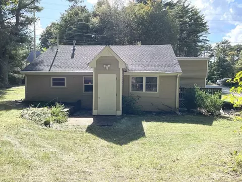 143 Center St, Carver, MA 02330