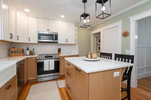 23 Trask St, Danvers, MA 01923 photo 9