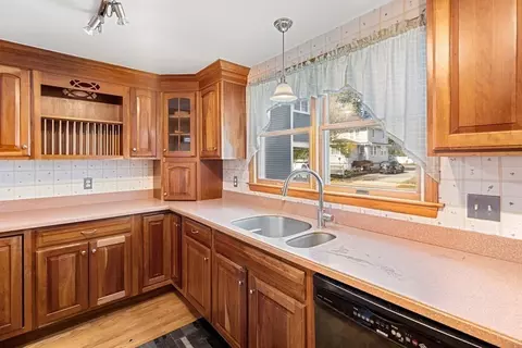153 Vassall St, Quincy, MA 02171