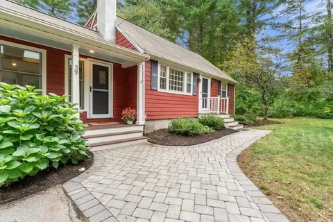 39 Needham St, Norfolk, MA 02056