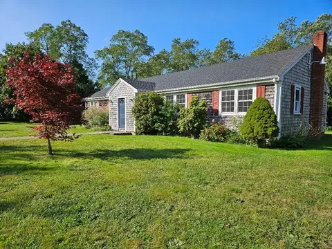 10 Windswept Rd, Falmouth, MA 02536