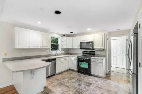 134 Algonquin Ave, Mashpee, MA 02649 photo 7
