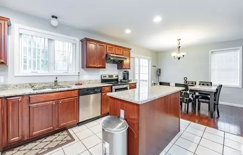 16 Hickox St, Springfield, MA 01104 photo 13