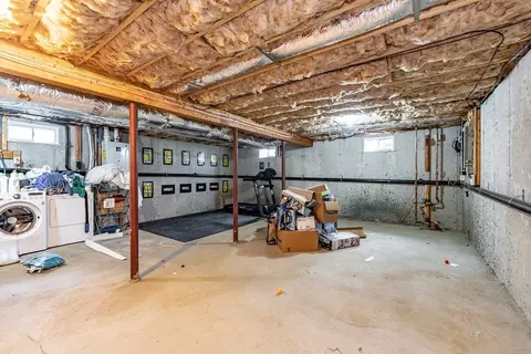 16 Hickox St, Springfield, MA 01104 photo 32