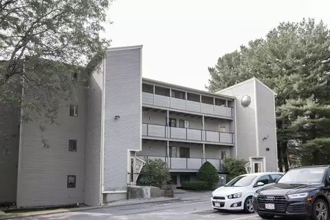 1205 Grafton St #26B, Worcester, MA 01604