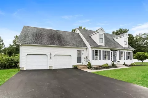 18 Katy Ln, Agawam, MA 01030
