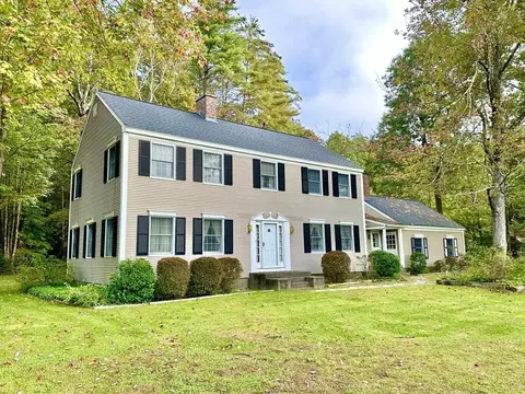 49 Oak Hill Acres, Greenfield, MA 01301