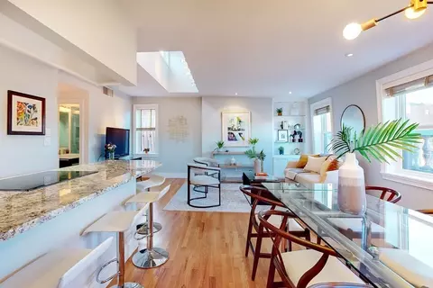 180 Marlborough St #5, Boston, MA 02116