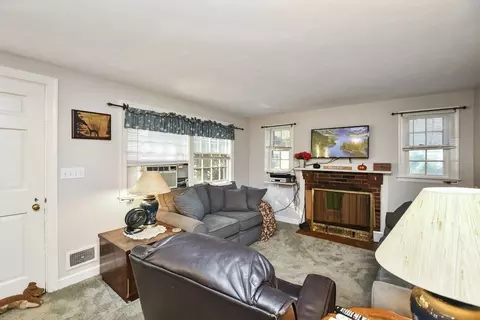 57 Davidson Rd, Framingham, MA 01701 photo 3