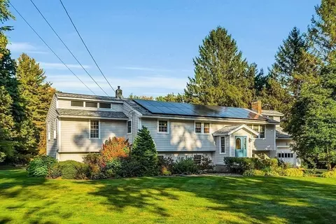 3 Johnson Rd, Chelmsford, MA 01824