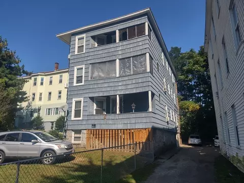 49 Crystal St, Worcester, MA 01603 photo 2