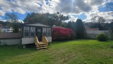 43 Warwick Ave, Athol, MA 01331 photo 2