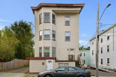 56 Sagamore St #1, Lynn, MA 01902