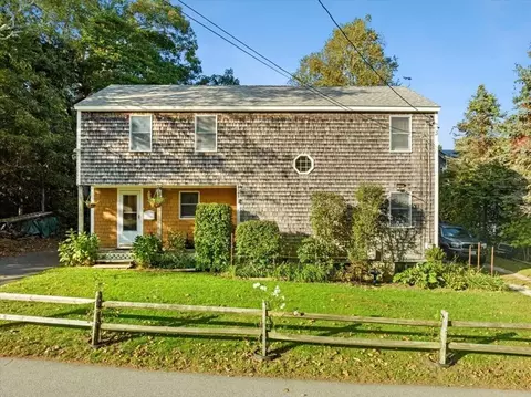 10 Mayflower Ave, Wareham, MA 02571