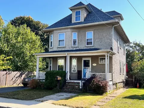 14 Sargent St, Winthrop, MA 02152