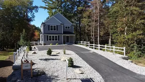 71 Plymouth St, Pembroke, MA 02359