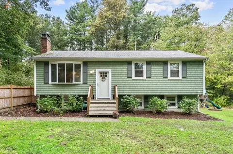 110 Monponsett St, Halifax, MA 02338