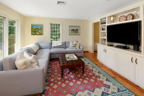 11 S Pleasant St, Hingham, MA 02043 photo 7