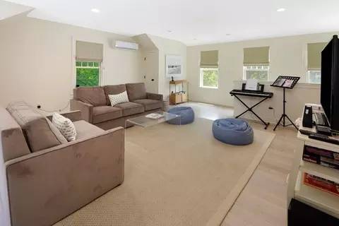 11 S Pleasant St, Hingham, MA 02043 photo 12