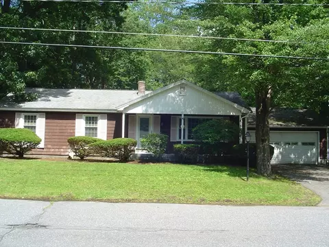 81 Norwood Ave, Leominster, MA 01453