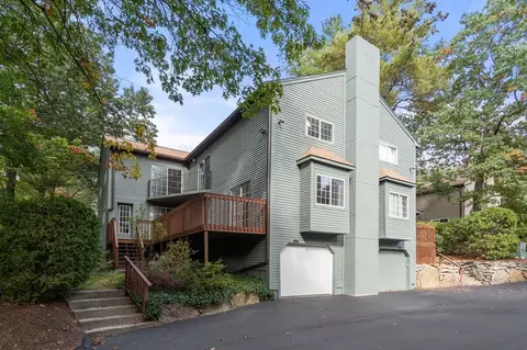 17 E Bluff Rd #17, Ashland, MA 01721