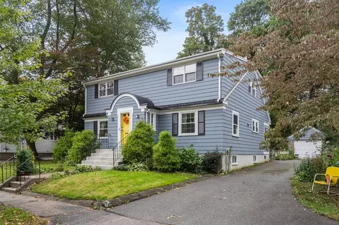 17 Centre Ln, Milton, MA 02186