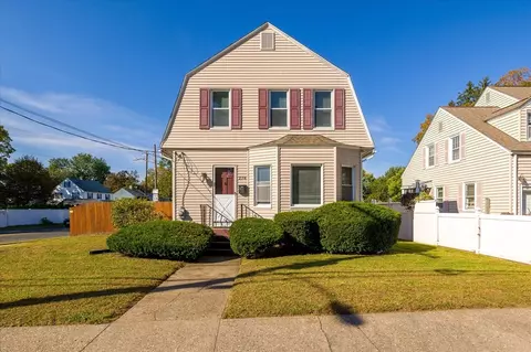 278 Plumtree Rd, Springfield, MA 01118 photo 2