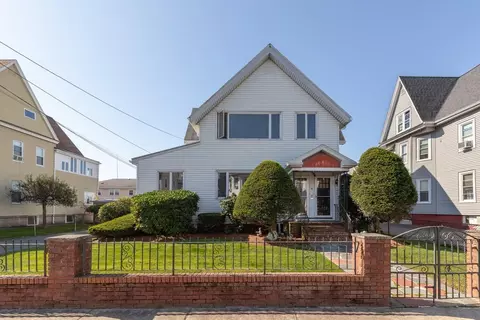 11 Upland Rd, Everett, MA 02149