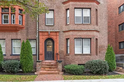 40 Elm St #2, Worcester, MA 01609