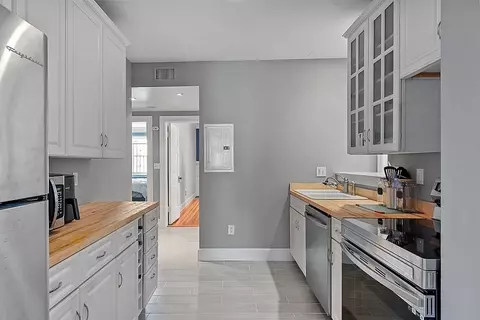 40 Elm St #2, Worcester, MA 01609 photo 10