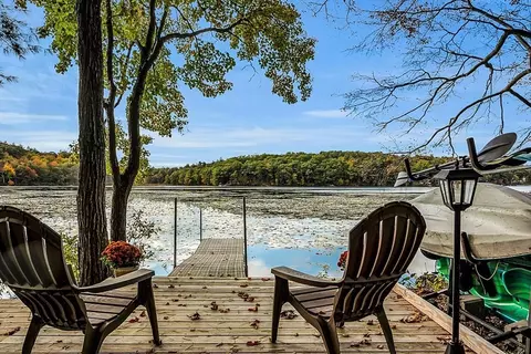 3 Peninsula Rd, Harvard, MA 01451