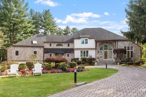 24 Powers Rd, Andover, MA 01810