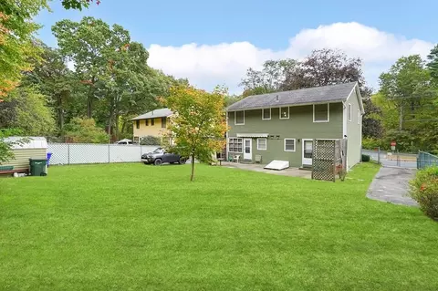 970-972 Grayson Dr, Springfield, MA 01119 photo 3