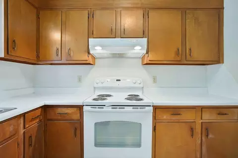 970-972 Grayson Dr, Springfield, MA 01119 photo 11