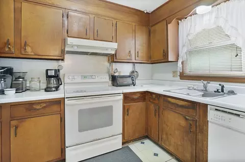 970-972 Grayson Dr, Springfield, MA 01119 photo 23