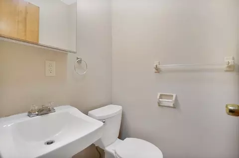 970-972 Grayson Dr, Springfield, MA 01119 photo 14
