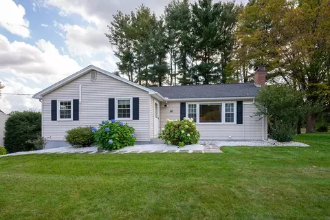 90 Laurence Dr, West Springfield, MA 01089