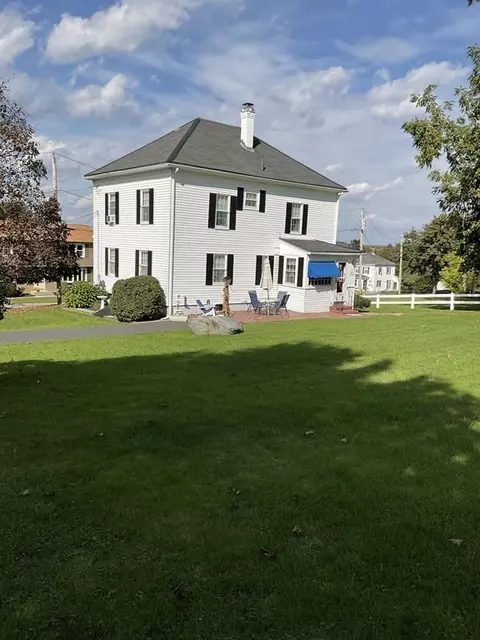 20 Spring St, Clinton, MA 01510 photo 2
