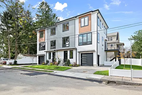 25 Tolman St #1, Waltham, MA 02453