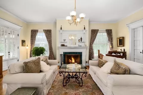 177 Main St, Amesbury, MA 01913